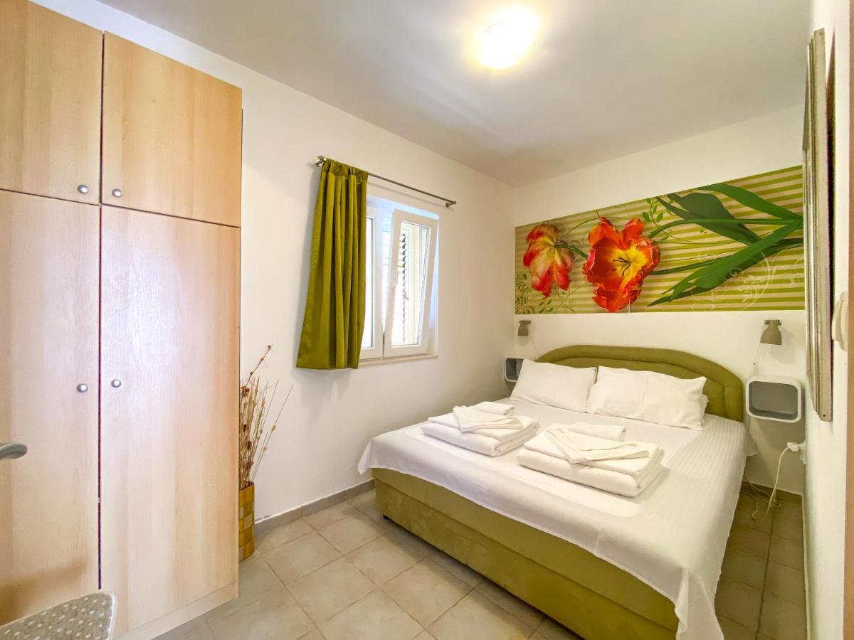Leut Apartments Tivat Exterior photo