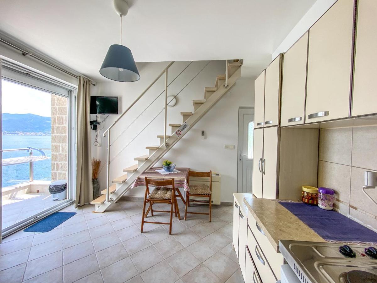 Leut Apartments Tivat Exterior photo