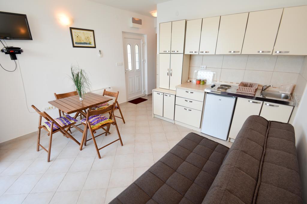 Leut Apartments Tivat Exterior photo